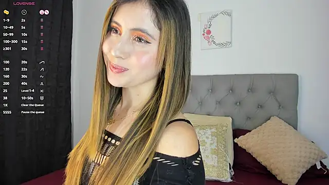 Nicol Swift  online show from November 14, 12:31 am