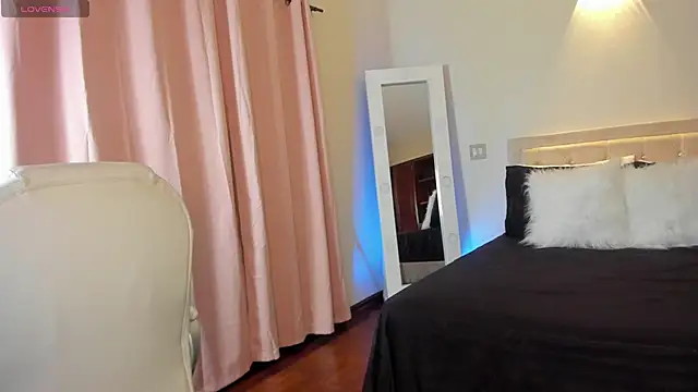 megan connor  online show from March 28, 2:55 am