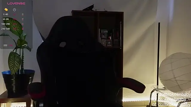 droolingdollfacee online show from January 14, 10:55 pm