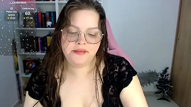 Snapshot of Gabiwaifu chatting on December 4, 10:51 pm Gabiwaifu online show from December 4, 10:51 pm