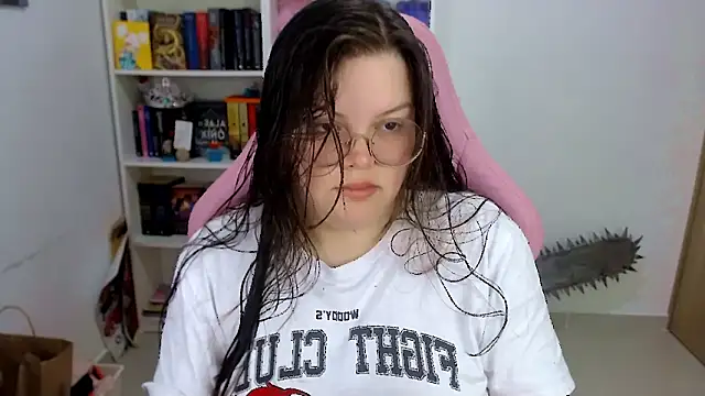 Snapshot of Gabiwaifu chatting on February 7, 4:22 pm Gabiwaifu online show from February 7, 4:22 pm