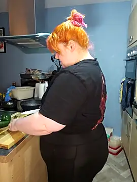 Snapshot of bbw_olive_peach chatting on February 23, 4:35 pm bbw olive peach online show from February 23, 4:35 pm