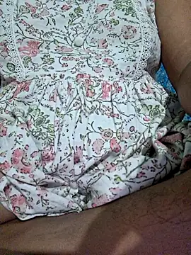 Snapshot of Priya_Bong chatting on June 19, 12:26 am Priya Bong online show from June 19, 12:26 am