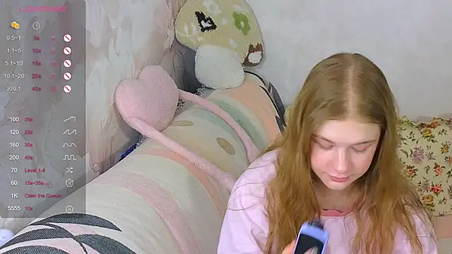 TrissMerigold9 online show from December 18, 8:42 am