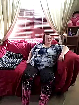 Snapshot of Bayou_Woman68 chatting on April 10, 8:02 pm Bayou Woman68 online show from April 10, 8:02 pm