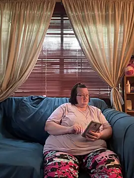 Snapshot of Bayou_Woman68 chatting on April 30, 5:52 pm Bayou Woman68 online show from April 30, 5:52 pm