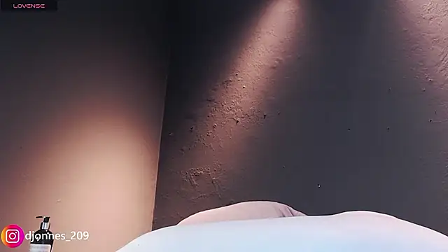 DilanJonnes  online show from March 15, 1:06 pm