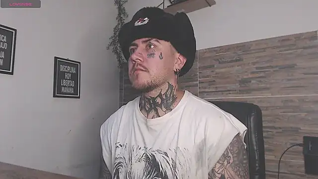 Ash gusbig online show from June 1, 10:11 pm