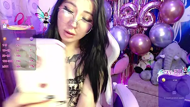 GamerCarrie online show from May 10, 12:38 am