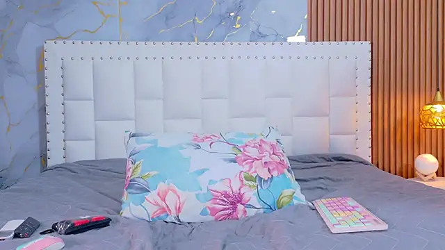 indianschoolgirl online show from December 4, 8:06 pm