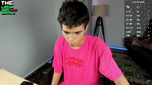 MyLatinHotBoys online show from December 18, 4:49 pm