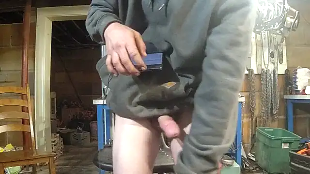 Bigoleslong98765 online show from March 25, 5:46 am