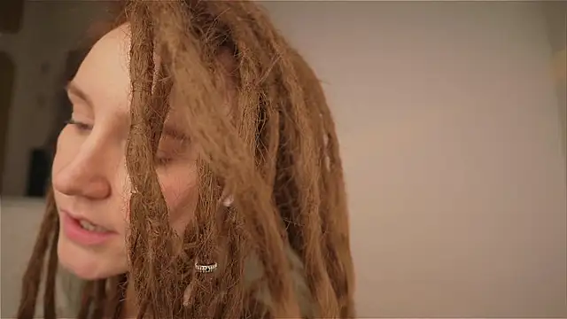 Snapshot of Winnie_sweet chatting on April 4, 2:14 pm Winnie sweet online show from April 4, 2:14 pm