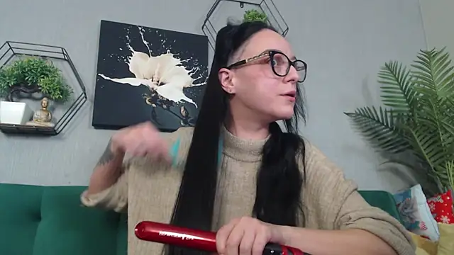 Snapshot of IzabelllNoir chatting on January 13, 7:02 am IzabelllNoir online show from January 13, 7:02 am