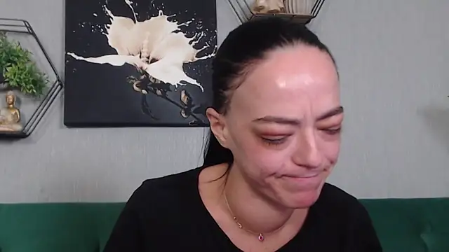 Snapshot of IzabelllNoir chatting on February 10, 11:03 am IzabelllNoir online show from February 10, 11:03 am