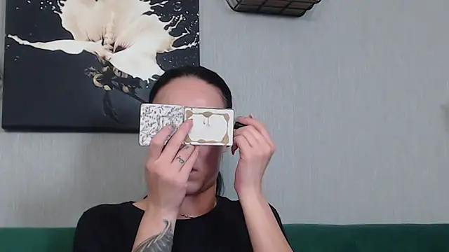 Snapshot of IzabelllNoir chatting on February 12, 8:53 am IzabelllNoir online show from February 12, 8:53 am