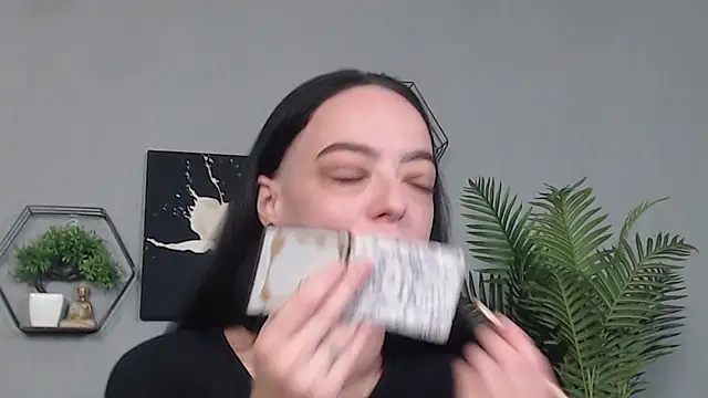 Snapshot of IzabelllNoir chatting on February 26, 10:03 am IzabelllNoir online show from February 26, 10:03 am