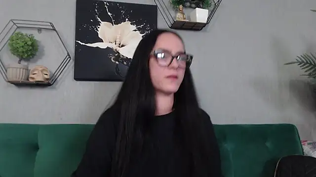 Snapshot of IzabelllNoir chatting on March 3, 10:10 am IzabelllNoir online show from March 3, 10:10 am