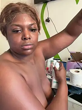 Snapshot of JoWheelsss chatting on February 10, 12:26 am JoWheelsss online show from February 10, 12:26 am