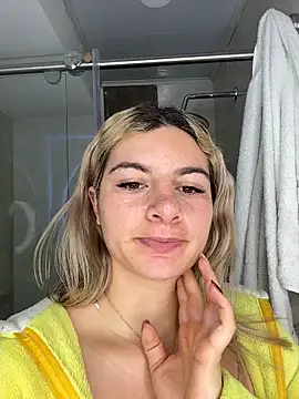 AtheneaRossi online show from March 3, 10:10 am