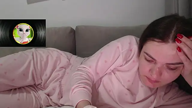  JustmeHere  online show from February 1, 9:35 pm