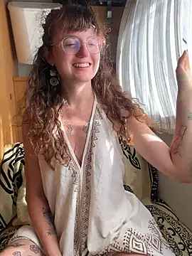 Snapshot of _foxygirl_ chatting on June 14, 3:36 pm foxygirl online show from June 14, 3:36 pm