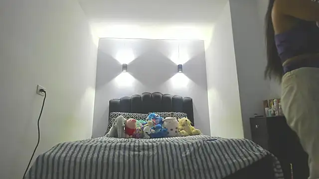 Sofia Clauss  online show from May 12, 4:53 am