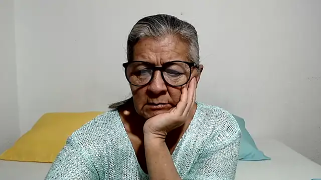 Snapshot of candy_mature_ chatting on June 23, 11:08 am candy mature online show from June 23, 11:08 am