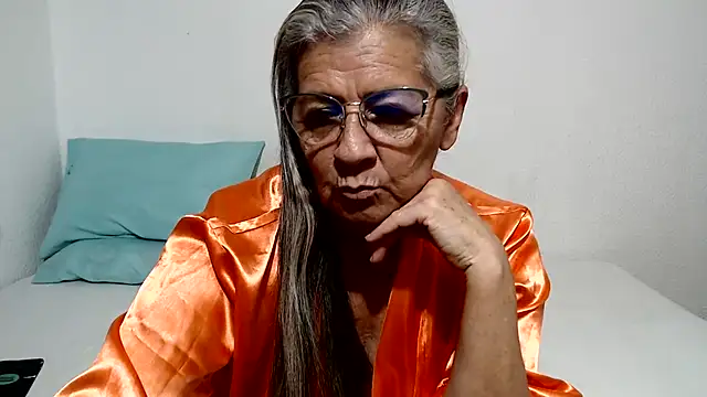Snapshot of candy_mature_ chatting on July 2, 10:43 am candy mature online show from July 2, 10:43 am