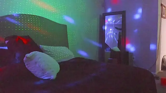 yiauana online show from March 30, 2:56 am