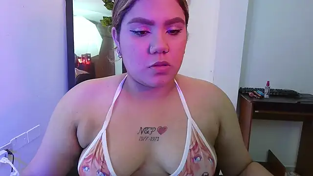 Snapshot of moon_sunflower chatting on June 5, 12:22 pm moon sunflower online show from June 5, 12:22 pm