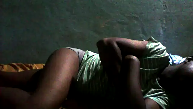 Snapshot of little__joy chatting on April 28, 2:27 am little joy online show from April 28, 2:27 am