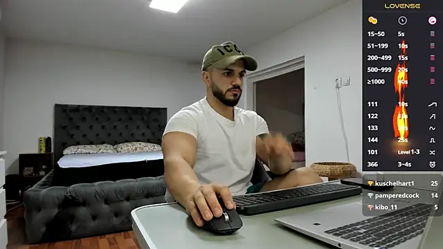 supermanboy94 online show from April 1, 6:25 am