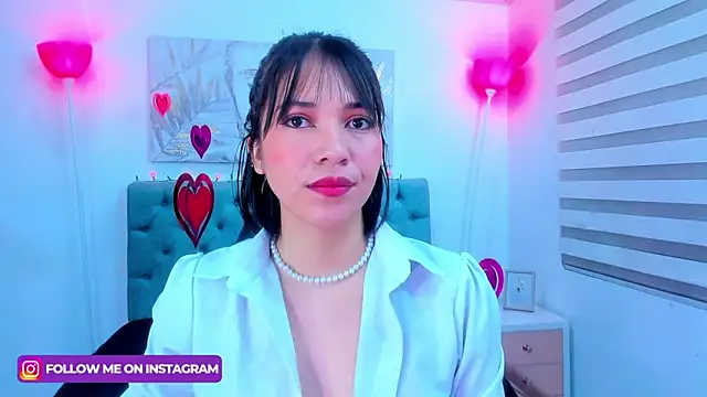 lina bedoya  online show from February 12, 12:01 pm