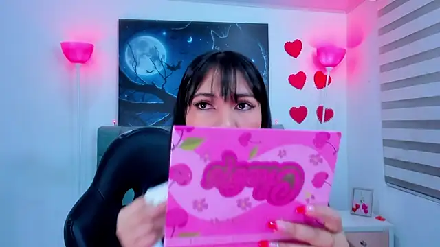 lina bedoya  online show from February 20, 11:42 am