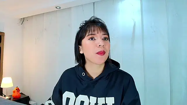 lina bedoya  online show from October 16, 11:33 am