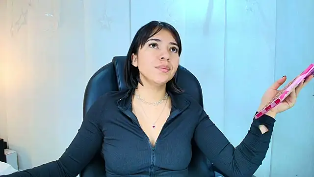 lina bedoya  online show from November 26, 11:33 am