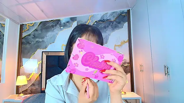 Snapshot of lina_bedoya_ chatting on July 9, 11:47 am lina bedoya online show from July 9, 11:47 am