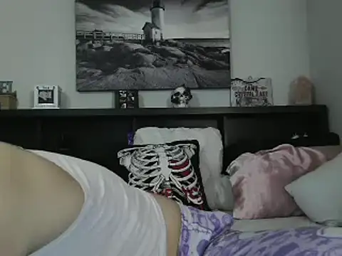 CrystalLakeXO online show from March 12, 4:41 am