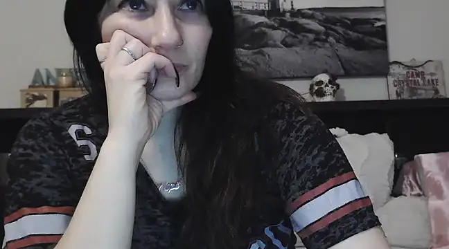 CrystalLakeXO online show from March 19, 8:45 am