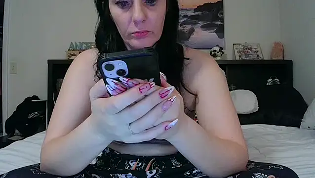 CrystalLakeXO online show from October 7, 7:16 am