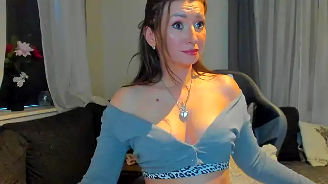Snapshot of SweetAriana26 chatting on January 14, 2:01 pm SweetAriana26 online show from January 14, 2:01 pm