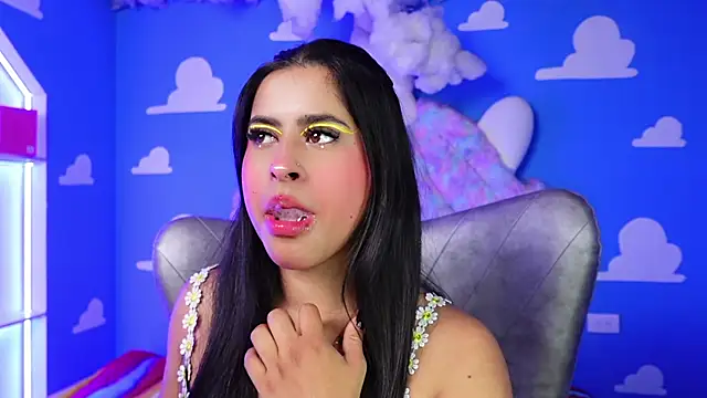 miss romyna online show from May 26, 11:06 am