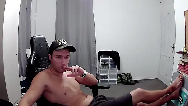 PKrisztian online show from September 28, 4:01 pm