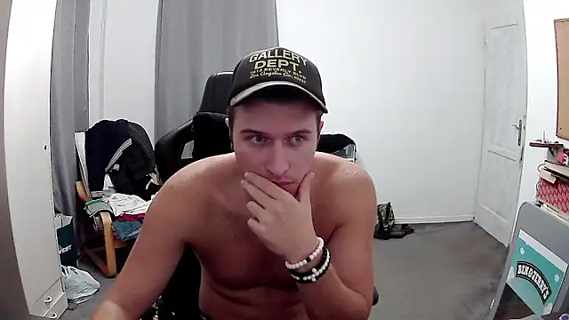 PKrisztian online show from October 6, 7:22 pm