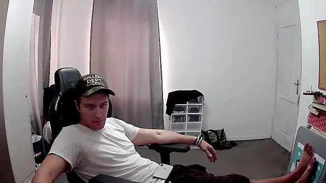 PKrisztian online show from October 9, 2:48 pm