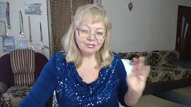 EvelynLoveShy online show from February 18, 1:29 pm