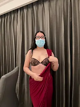 jAsMinE678 online show from June 3, 5:21 am