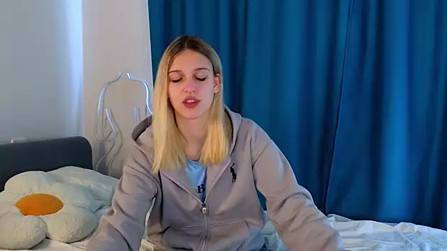 KimberliDean online show from February 26, 8:04 am