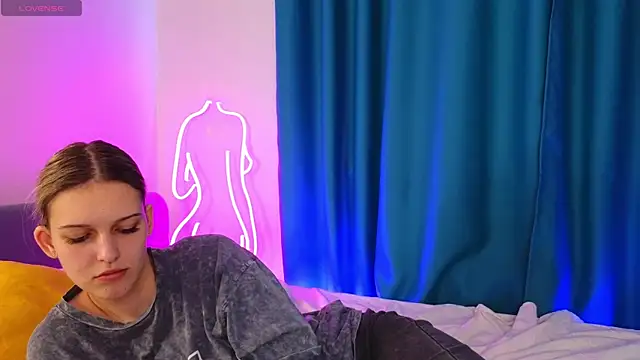 KimberliDean online show from February 28, 12:09 pm